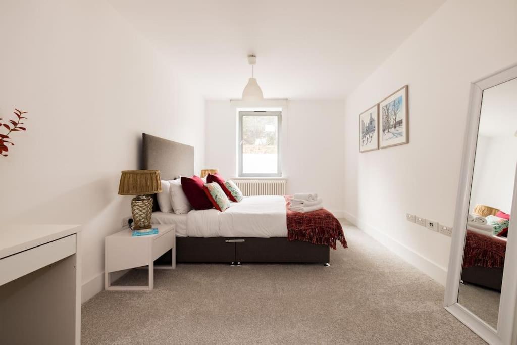 Wild Roses Serviced Apartments - Borough Лондон Экстерьер фото