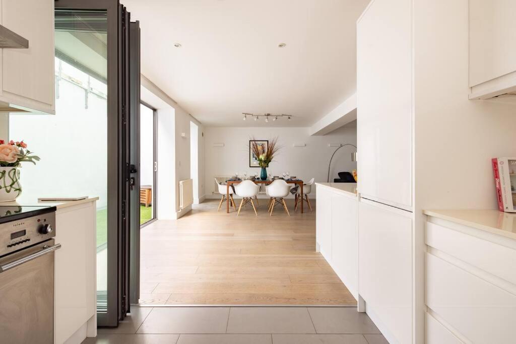 Wild Roses Serviced Apartments - Borough Лондон Экстерьер фото