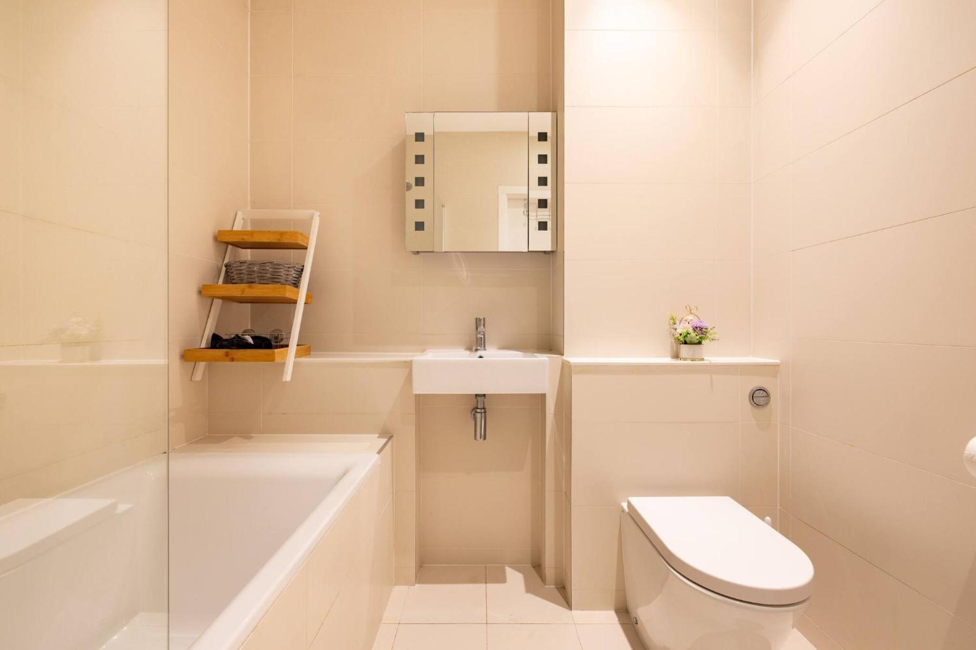 Wild Roses Serviced Apartments - Borough Лондон Экстерьер фото